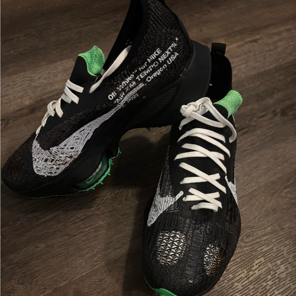 Nike Men's Black and Green Running Shoes